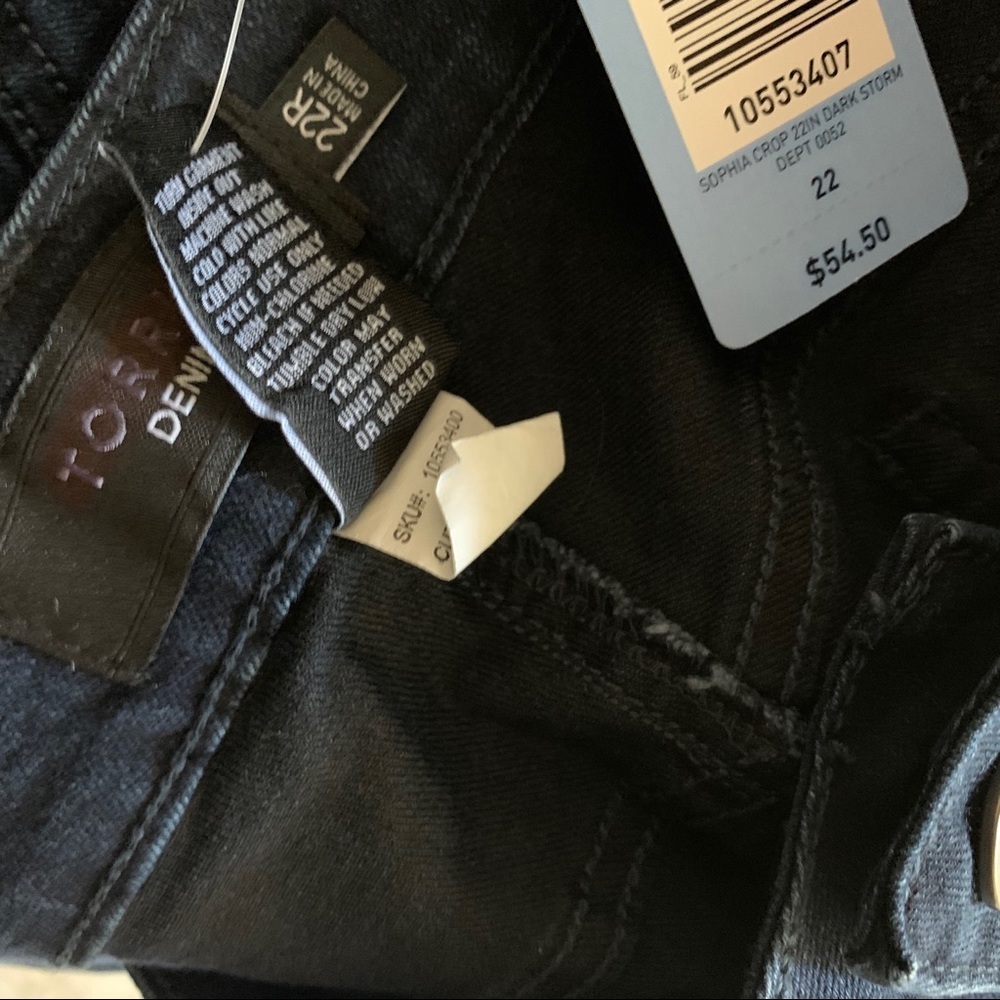 Torrid Skinny Leg Blue Denim Stretch Jeans NWT 22 - Picture 6 of 6